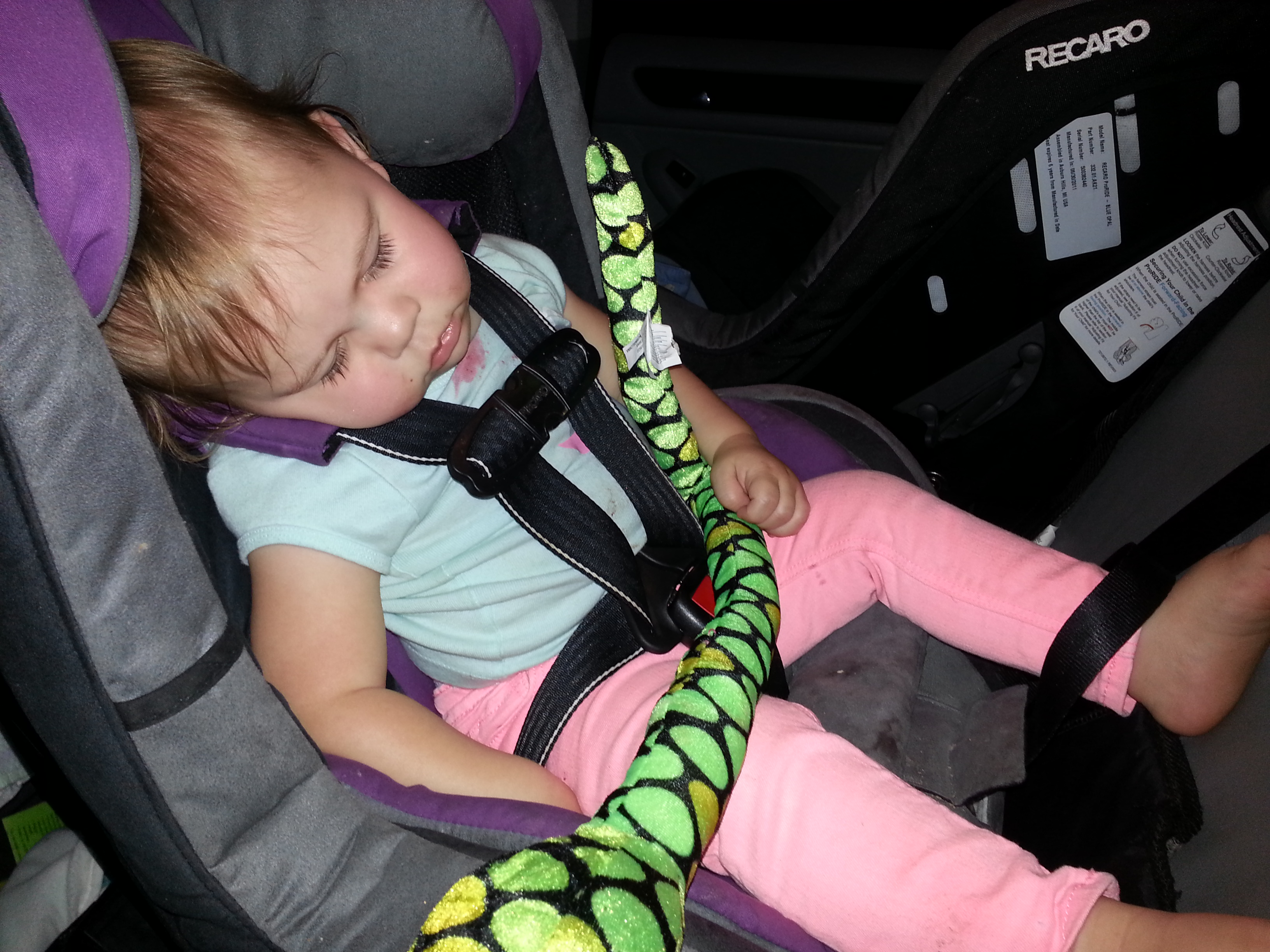 Livia passed out in the car seat