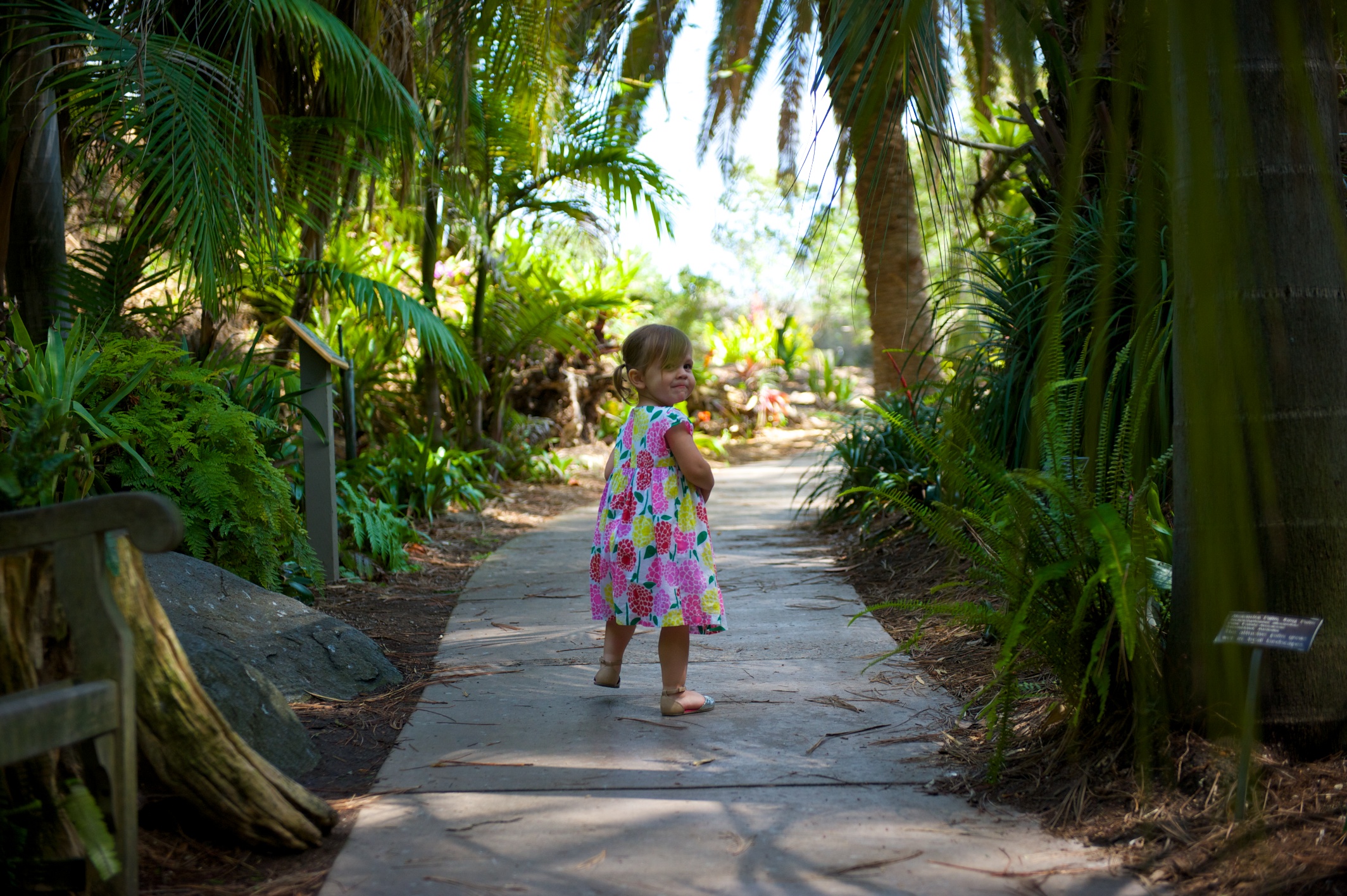 Livia looking back